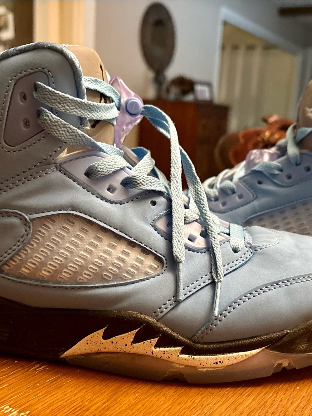 Jordan Air 5 with UNC colors. Light Blue Nikes. Size 13
pet/smoke free home.